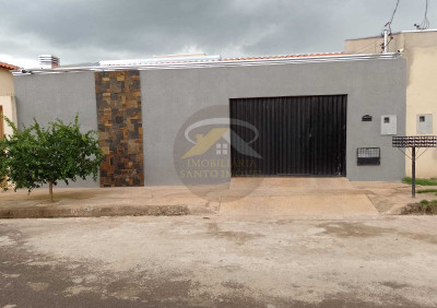 VENDE-SE ÓTIMA CASA NO BAIRRO ANTONIO CAIADO