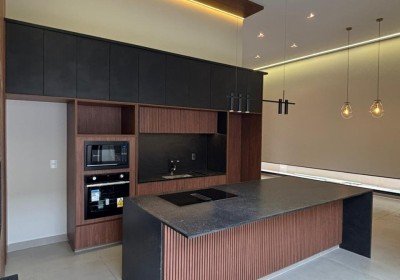 VENDE-SE: CASA DISPONÍVEL NO CONDOMÍNIO DAMHA I.