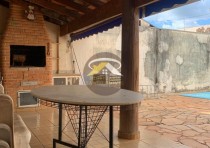 VENDE-SE LINDA CASA DE ESQUINA NO BAIRRO GRANDE HORIZONTE