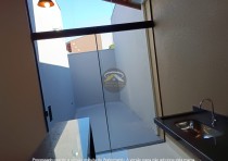 VENDE-SE CASA COM FINO ACABAMENTO NO BAIRRO MARINGÁ EM UBERABA