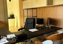 ALUGA-SE EXCELENTE SALA COMERCIAL NO CENTROMED ABADIA