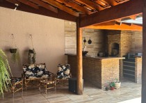 VENDE-SE: CASA COM VARANDA GOURMET DISPONÍVEL PARA VENDA NO BAIRRO PACAEMBU