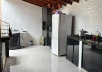 VENDE-SE CASA CONSERVADA NO BAIRRO JARDIM MARACANA