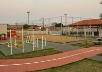 ALUGA-SE APTO NO BAIRRO VALIM DE MELO COND VIC BILBAO