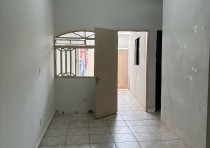 ALUGA-SE: CASA NA AV. ORLANDO RODRIGUES DA CUNHA BAIRRO ABADIA