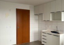 ALUGA-SE: APARTAMENTO NO CONDOMÍNIO BRISAS DO LAGO