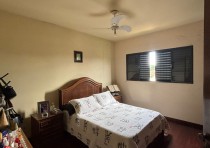 VENDE-SE: APARTAMENTO COM SACADA DISPONIVEL NO BAIRRO FABRICIO