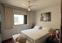 VENDE-SE: APARTAMENTO COM SACADA DISPONIVEL NO BAIRRO FABRICIO
