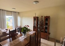 VENDE-SE: APARTAMENTO COM SACADA DISPONIVEL NO BAIRRO FABRICIO