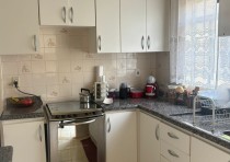 VENDE-SE: APARTAMENTO COM SACADA DISPONIVEL NO BAIRRO FABRICIO