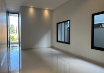 VENDE-SE CASA NOVA NO CONDOMÍNIO DAMHA 2