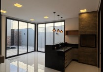 VENDE-SE CASA NOVA NO CONDOMÍNIO DAMHA 2