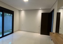 VENDE-SE CASA NOVA NO CONDOMÍNIO DAMHA 2