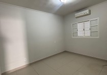 VENDE-SE CASA COM VARANDA GOURMET NO BAIRRO NENE GOMES