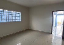 VENDE-SE CASA COM VARANDA GOURMET NO BAIRRO NENE GOMES