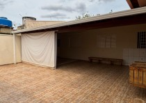 CASA CONSERVADA DISPONÍVEL PARA VENDA NO BAIRRO LEBLON