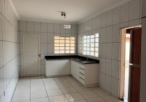 CASA CONSERVADA DISPONÍVEL PARA VENDA NO BAIRRO LEBLON