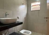 CASA COM FINO ACABAMENTO DISPONÍVEL PARA VENDA NO BAIRRO JD ESPANHA