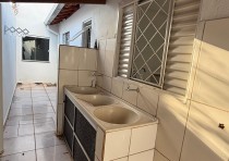 CASA COM TRÊS QUARTOS DISPONÍVEL PARA VENDA NO BAIRRO UBERABA 1.