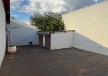 CASA COM TRÊS QUARTOS DISPONÍVEL PARA VENDA NO BAIRRO UBERABA 1.