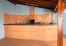 VENDE-SE EXCELENTE CASA NO BAIRRO VALIM DE MELO