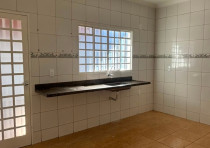 VENDE-SE EXCELENTE CASA NO BAIRRO VALIM DE MELO