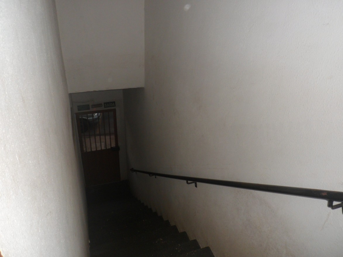 ALUGA-SE  Apto na Av. Orlando Rodrigues da Cunha, próximo ao Posto de Saúde