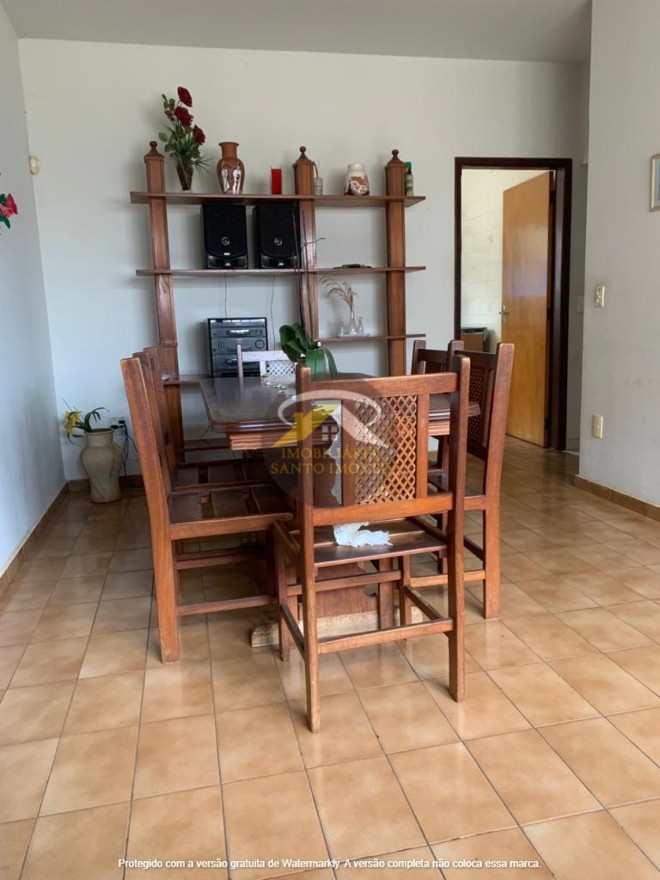 VENDE-SE LINDA CASA DE ESQUINA NO BAIRRO GRANDE HORIZONTE