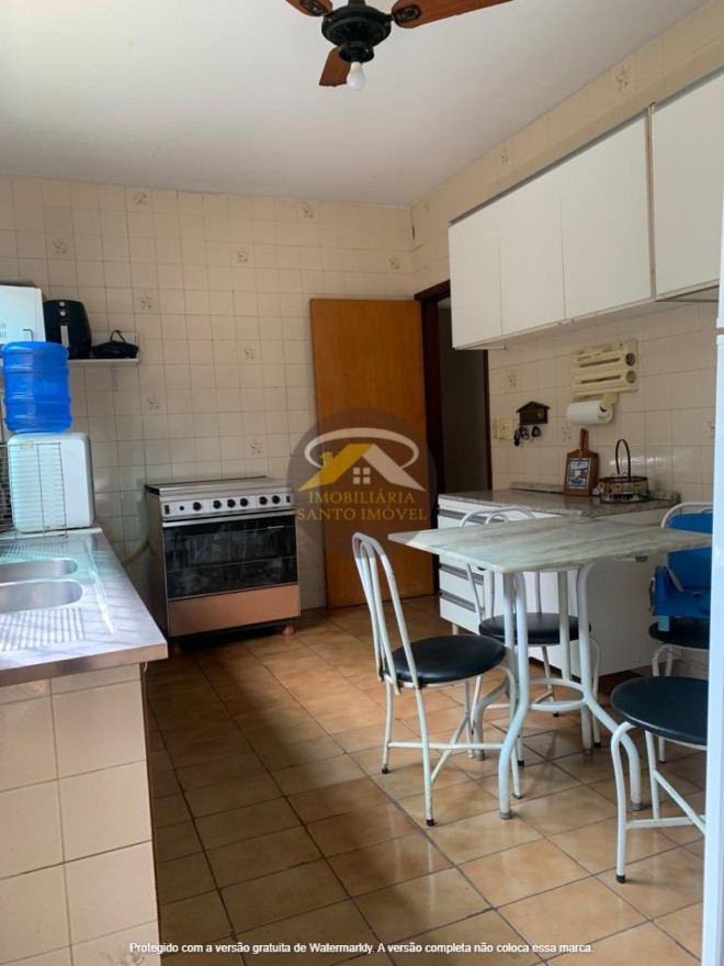 VENDE-SE LINDA CASA DE ESQUINA NO BAIRRO GRANDE HORIZONTE