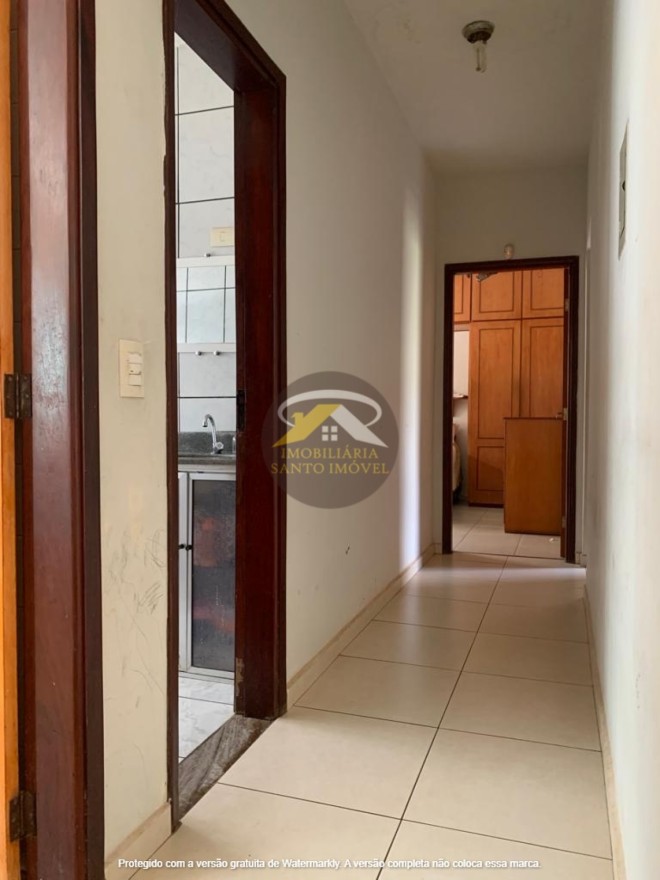 VENDE-SE LINDA CASA DE ESQUINA NO BAIRRO GRANDE HORIZONTE