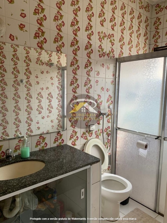 VENDE-SE LINDA CASA DE ESQUINA NO BAIRRO GRANDE HORIZONTE