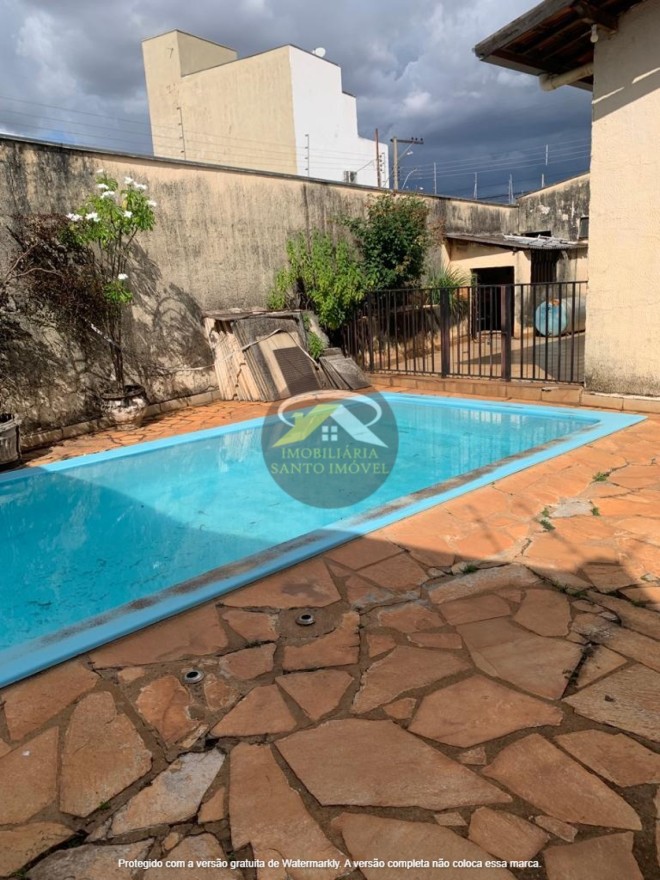 VENDE-SE LINDA CASA DE ESQUINA NO BAIRRO GRANDE HORIZONTE