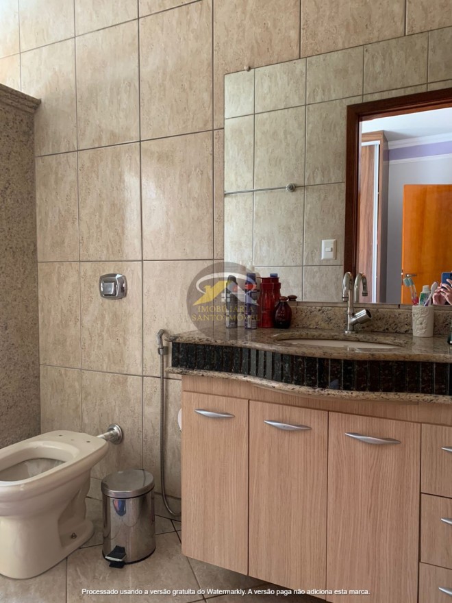 VENDE-SE CASA CONSERVADA NO BAIRRO PACAEMBU I EM UBERABA