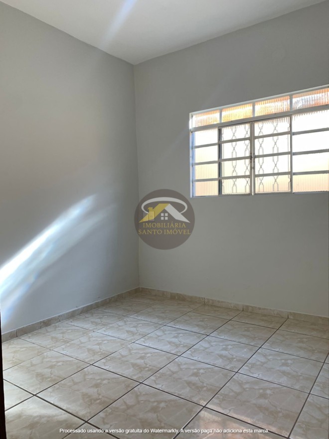 VENDE-SE CASA NO BAIRRO CIDADE NOVA