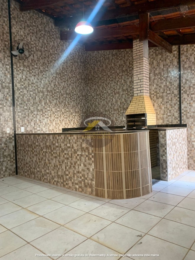 VENDE-SE CASA NO BAIRRO CIDADE NOVA