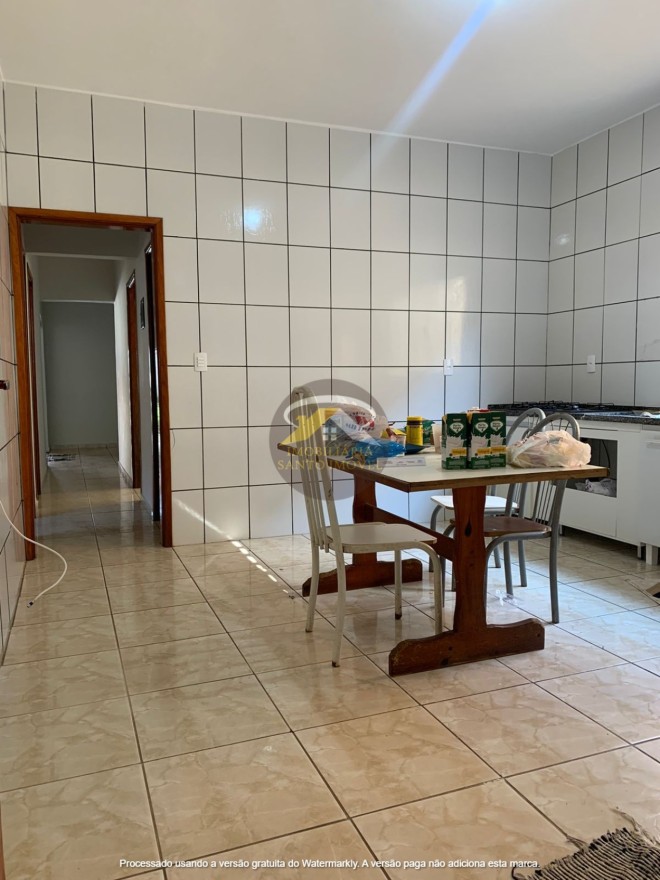 VENDE-SE CASA NO BAIRRO CIDADE NOVA