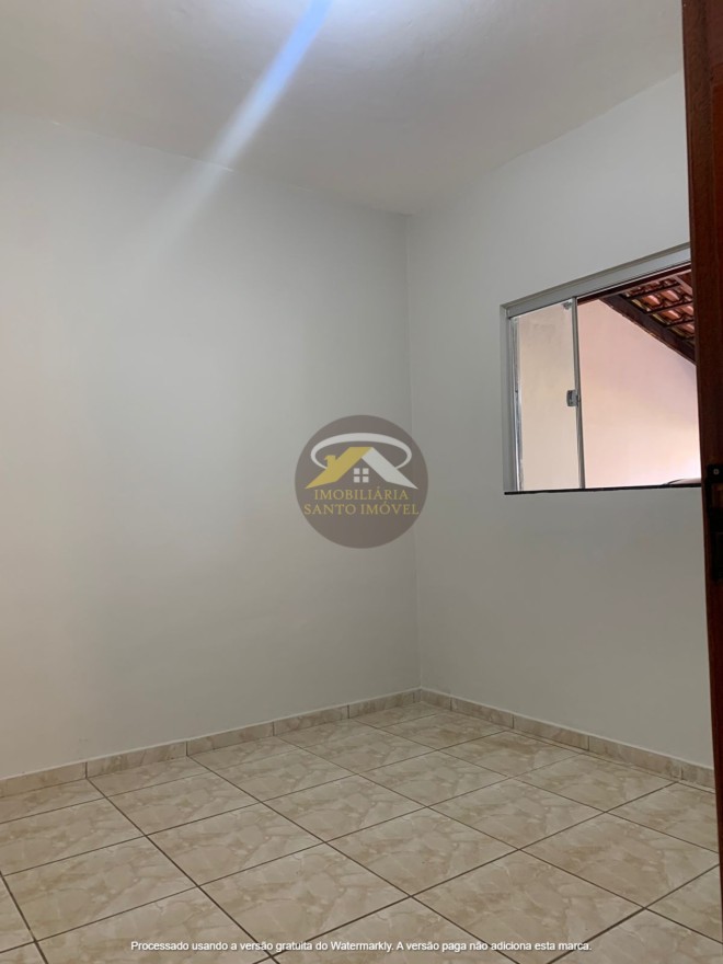VENDE-SE CASA NO BAIRRO CIDADE NOVA