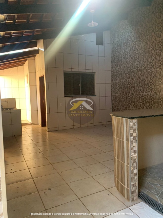 VENDE-SE CASA NO BAIRRO CIDADE NOVA