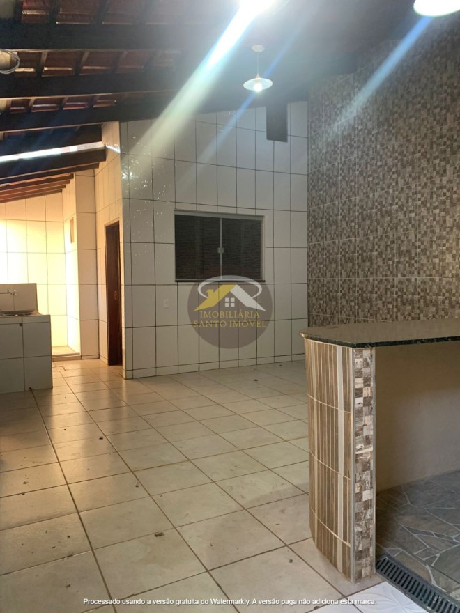 VENDE-SE CASA NO BAIRRO CIDADE NOVA