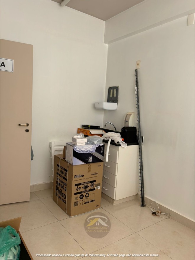 ALUGA-SE EXCELENTE SALA COMERCIAL NO CENTROMED ABADIA