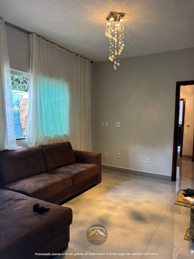 VENDE-SE CASA CONSERVADA NO BAIRRO JARDIM MARACANA