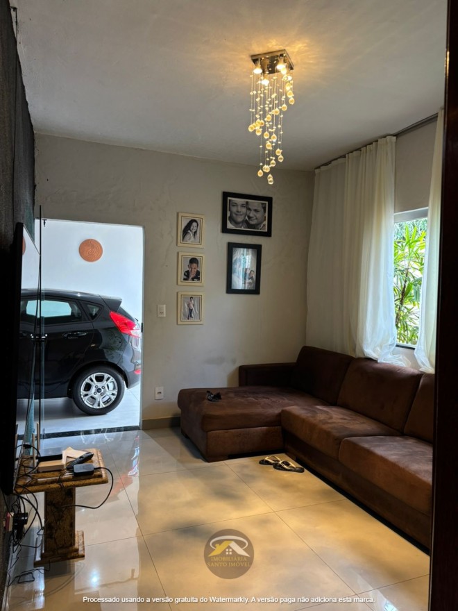 VENDE-SE CASA CONSERVADA NO BAIRRO JARDIM MARACANA