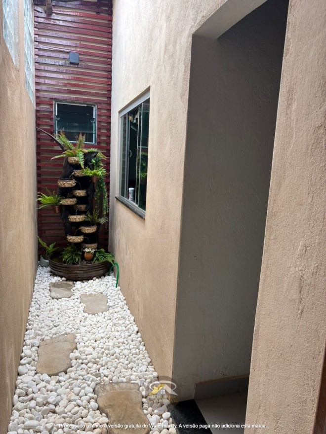 VENDE-SE CASA CONSERVADA NO BAIRRO JARDIM MARACANA
