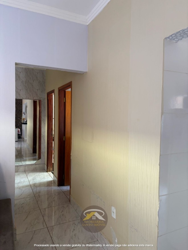 VENDE-SE CASA COM DOIS QUARTOS DISPONÍVEL NO BAIRRO JD MANHATTAN