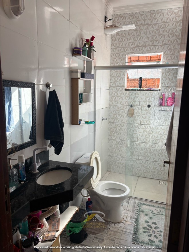 VENDE-SE CASA COM DOIS QUARTOS DISPONÍVEL NO BAIRRO JD MANHATTAN