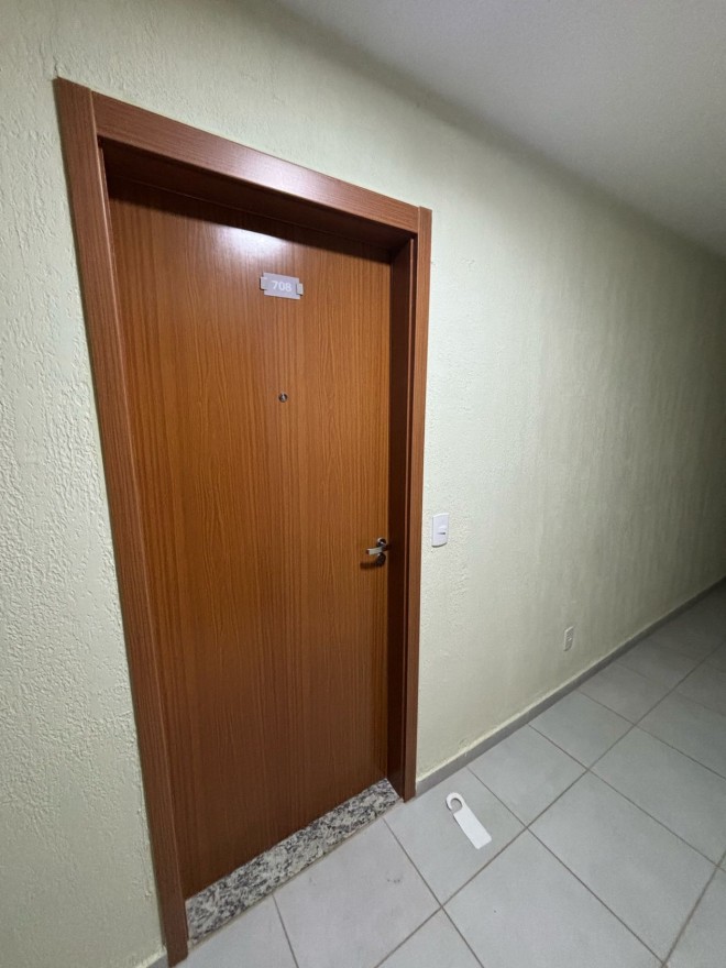 ALUGA-SE: APARTAMENTO NO CONDOMÍNIO BRISAS DO LAGO