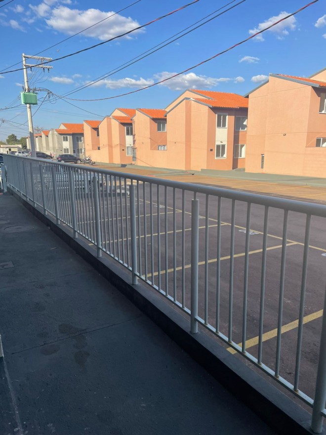 ALUGA-SE APTO NO BAIRRO VALIM DE MELO COND VIC BILBAO