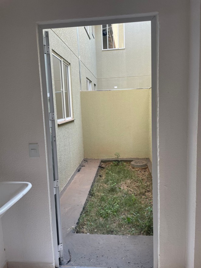 ALUGA-SE APTO NO BAIRRO VALIM DE MELO COND VIC BILBAO