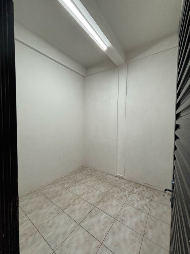 ALUGA-SE: CASA NA AV. ORLANDO RODRIGUES DA CUNHA BAIRRO ABADIA