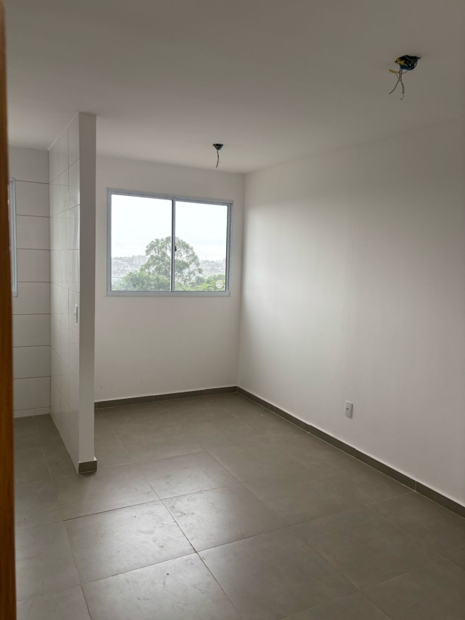 ALUGA-SE: APARTAMENTO NO CONDOMÍNIO BRISAS DO LAGO